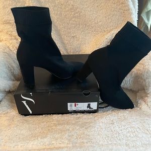 Vera Wang booties